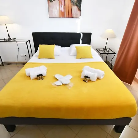 Tou'can Yourhosthelper * Cannes