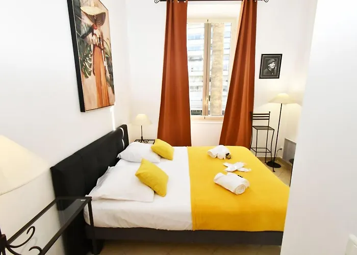 Tou'can Yourhosthelper Cannes