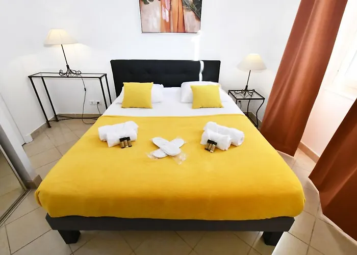 Tou'can Yourhosthelper * קאן