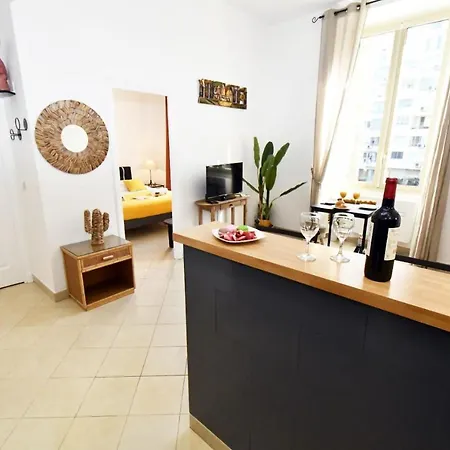 Tou'can Yourhosthelper * Cannes